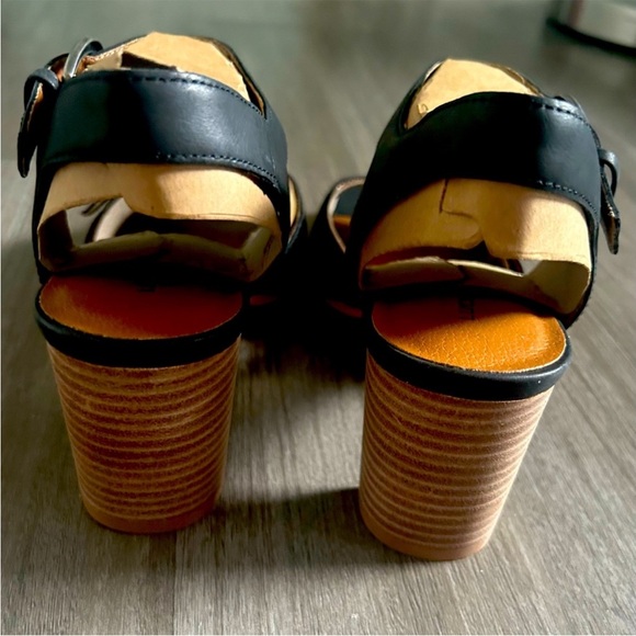 NIB Lucky Brand Luseal Ankle Strap Heel Sandals Size 8 Black Leather - Picture 5 of 5